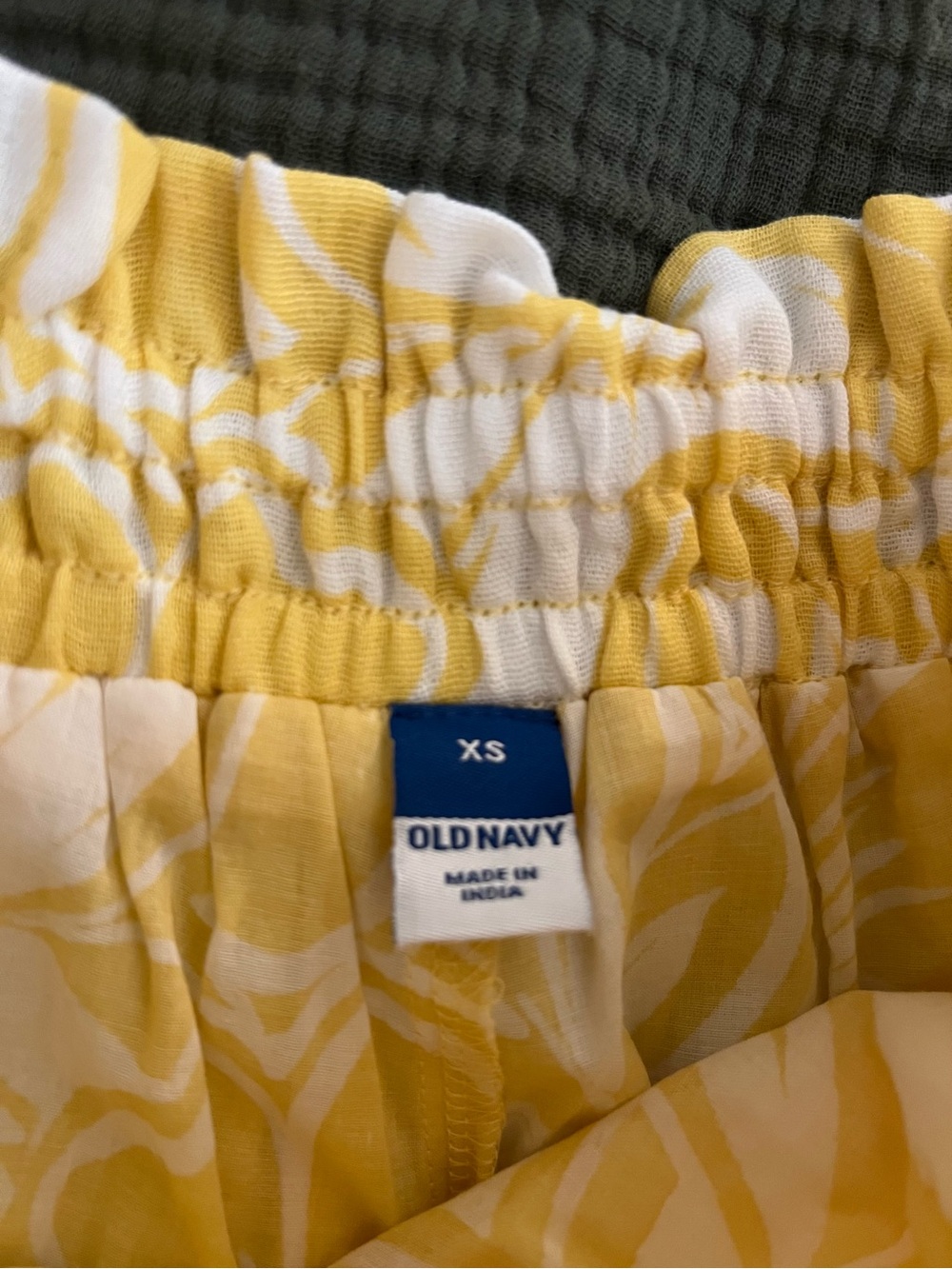 Old Navy Yellow and White Crop Top & Skirt Set - Picture 9 of 9